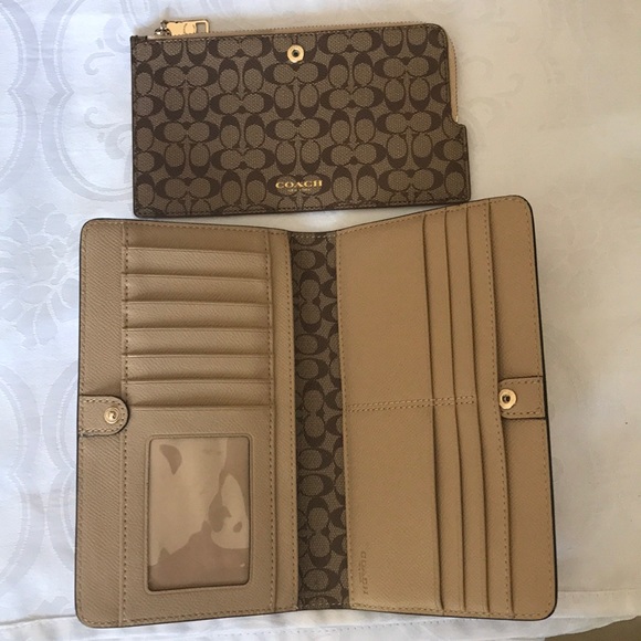 Coach Nude Wallet RARE NWOT - Picture 2 of 4